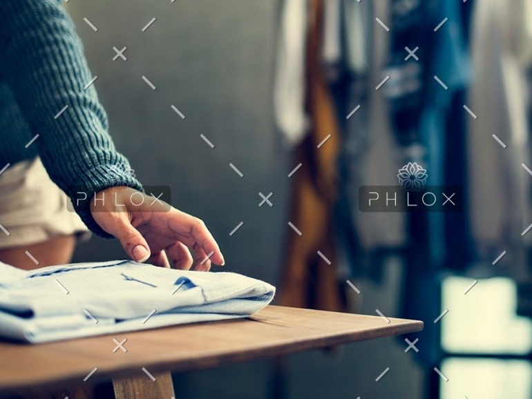 demo-attachment-1344-clothes-shop-costume-dress-fashion-store-style-PEMWD9B